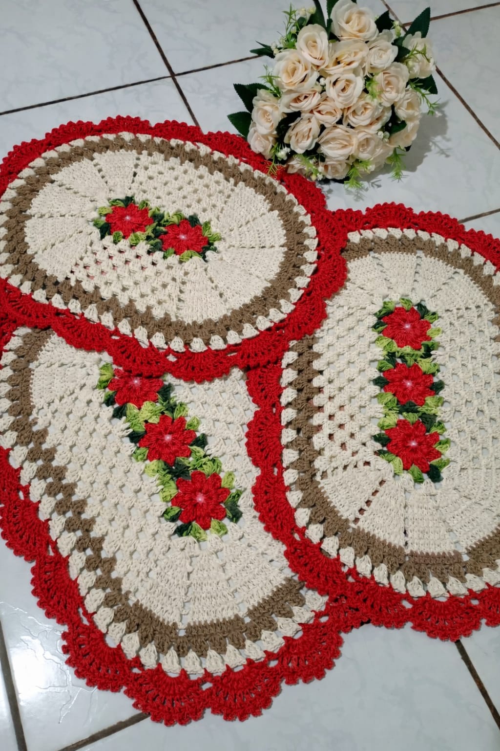 Jogo de banheiro em crochê floral - Imagem 3